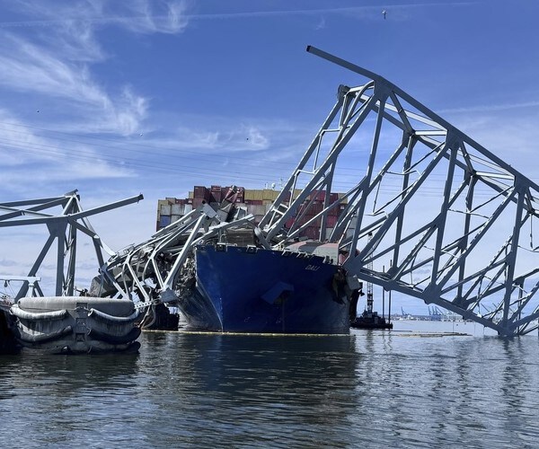 Ship That Caused Bridge Collapse Had Apparent Electrical Issues While Still Docked